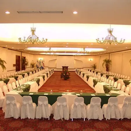 Hotel Soleil La Antigua 